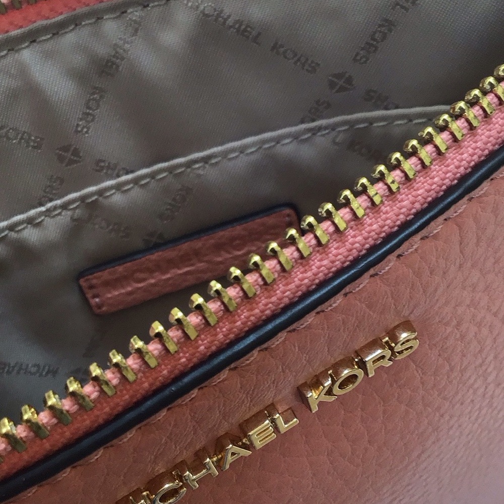 Michael Kors Wristlet Wallet Jet Set Large Clutch Pink Pebbled Leather NWOT - Picture 7 of 11